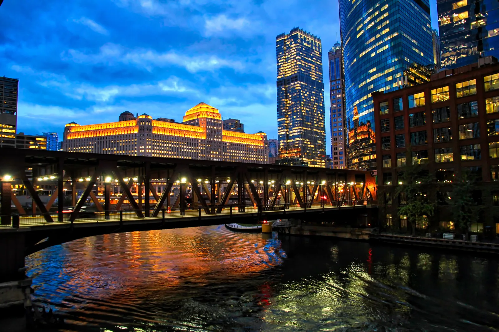 The Merchandise Mart at dusk, Chicago