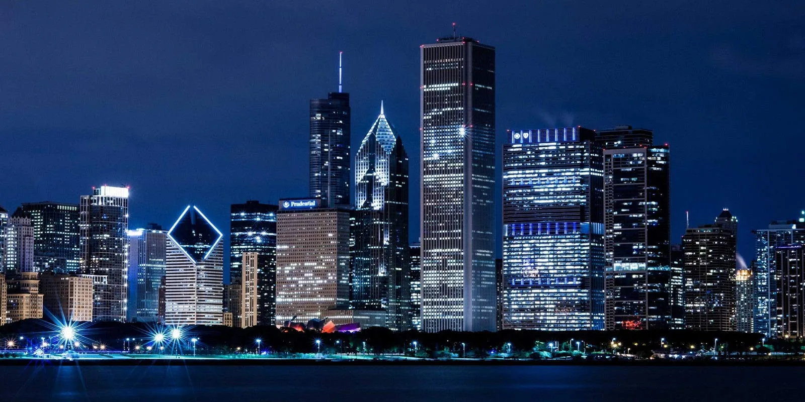 The lakefront skyline at night, Chicago